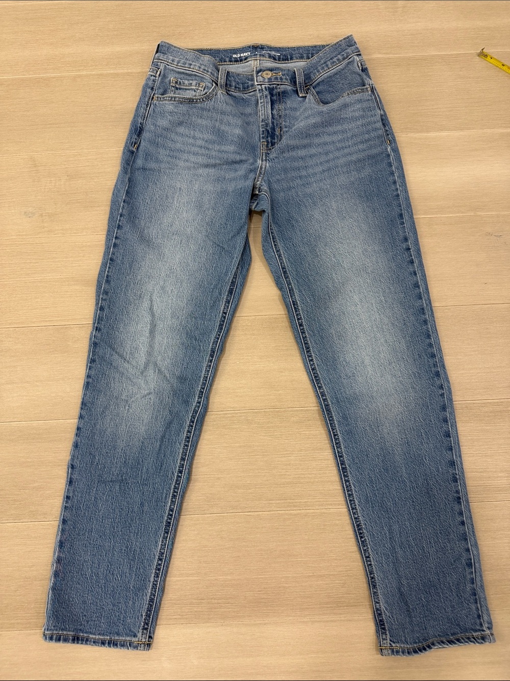 Old Navy Mid-Rise Wow Boyfriend Straight Women's Jeans - Medium Wash - Size 2